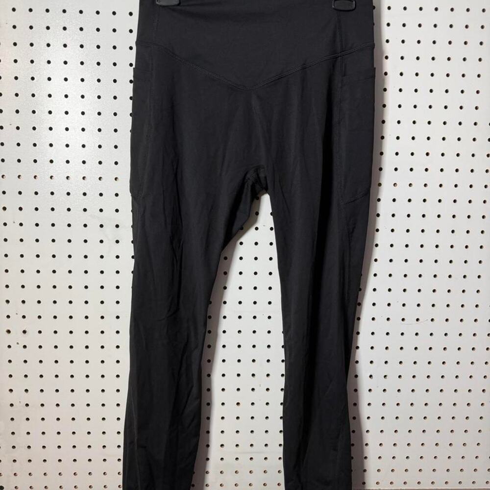 NWT Halara Black Leggings Women’s Size Large comfortable athletic wear